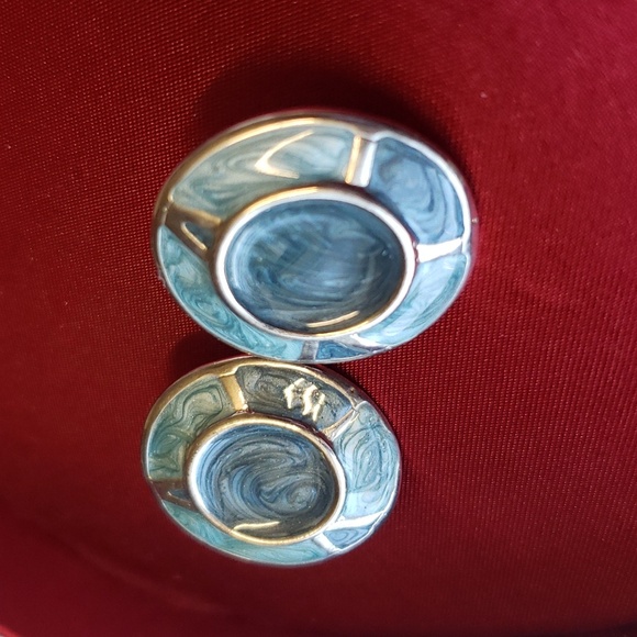 Beautiful Design Women's Earrings. - Picture 2 of 11